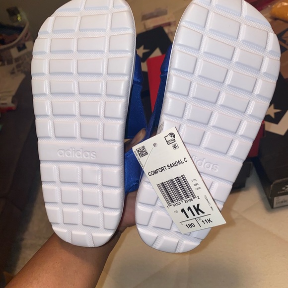 NEW Adidas Sandals Size 11 - Picture 3 of 4